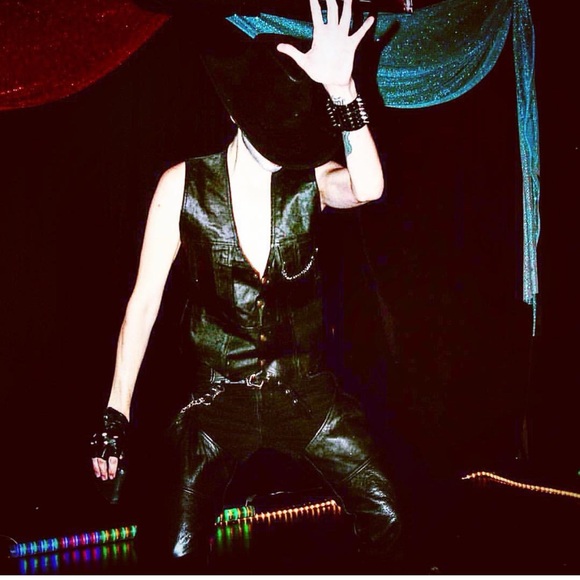 Meet your Posher, Bryony (Bry)! - Picture 5 of 14